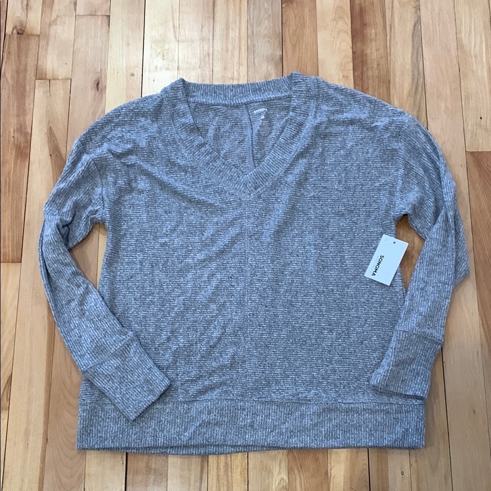 Womenโs Sonoma Gray V-Neck Sweater - Size Medium